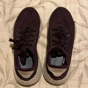 Plum Adidas Roshe’s size 6.5 woman